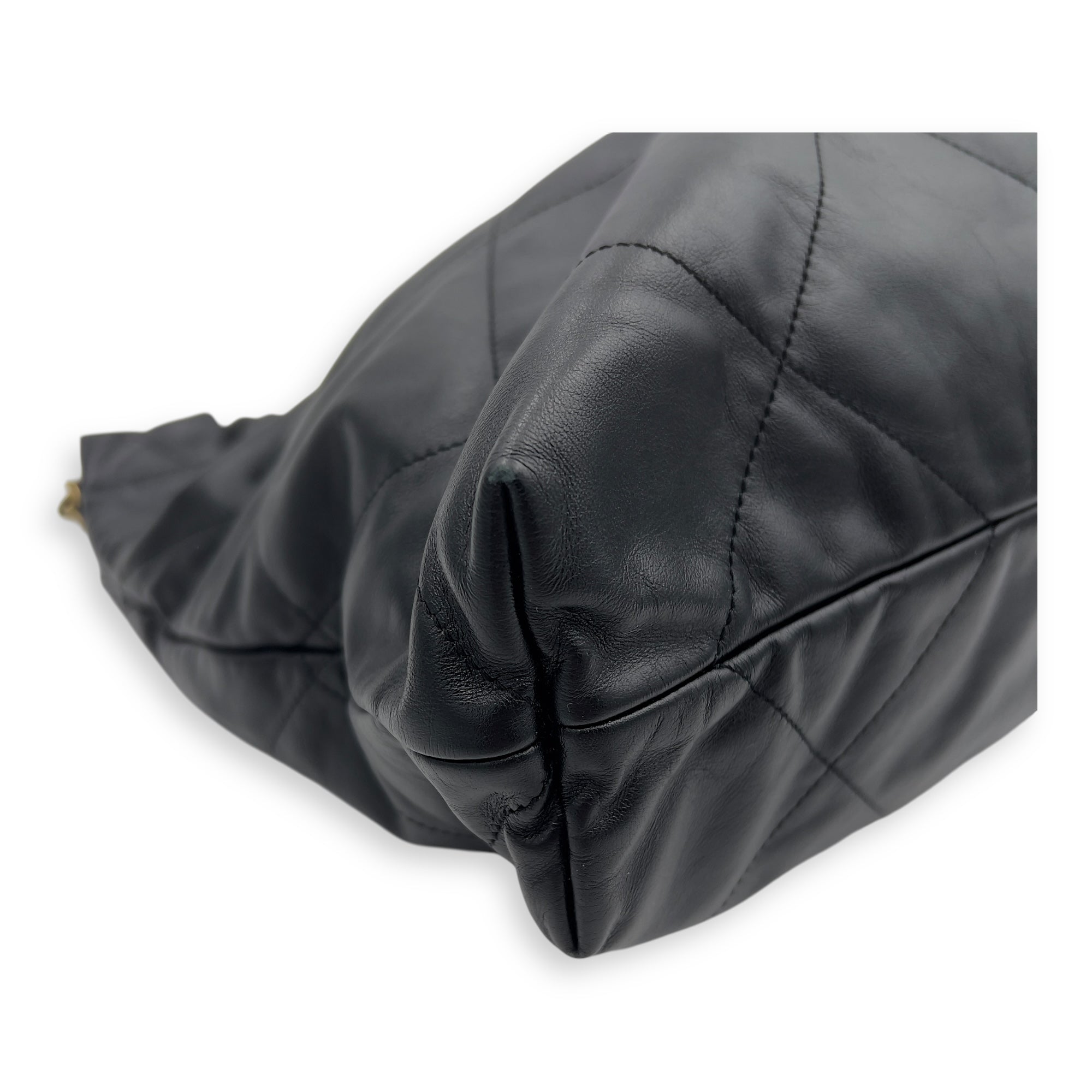 22 Tote Shoulder Bag Medium Black in Calfskin, Gold hardware - Image 11