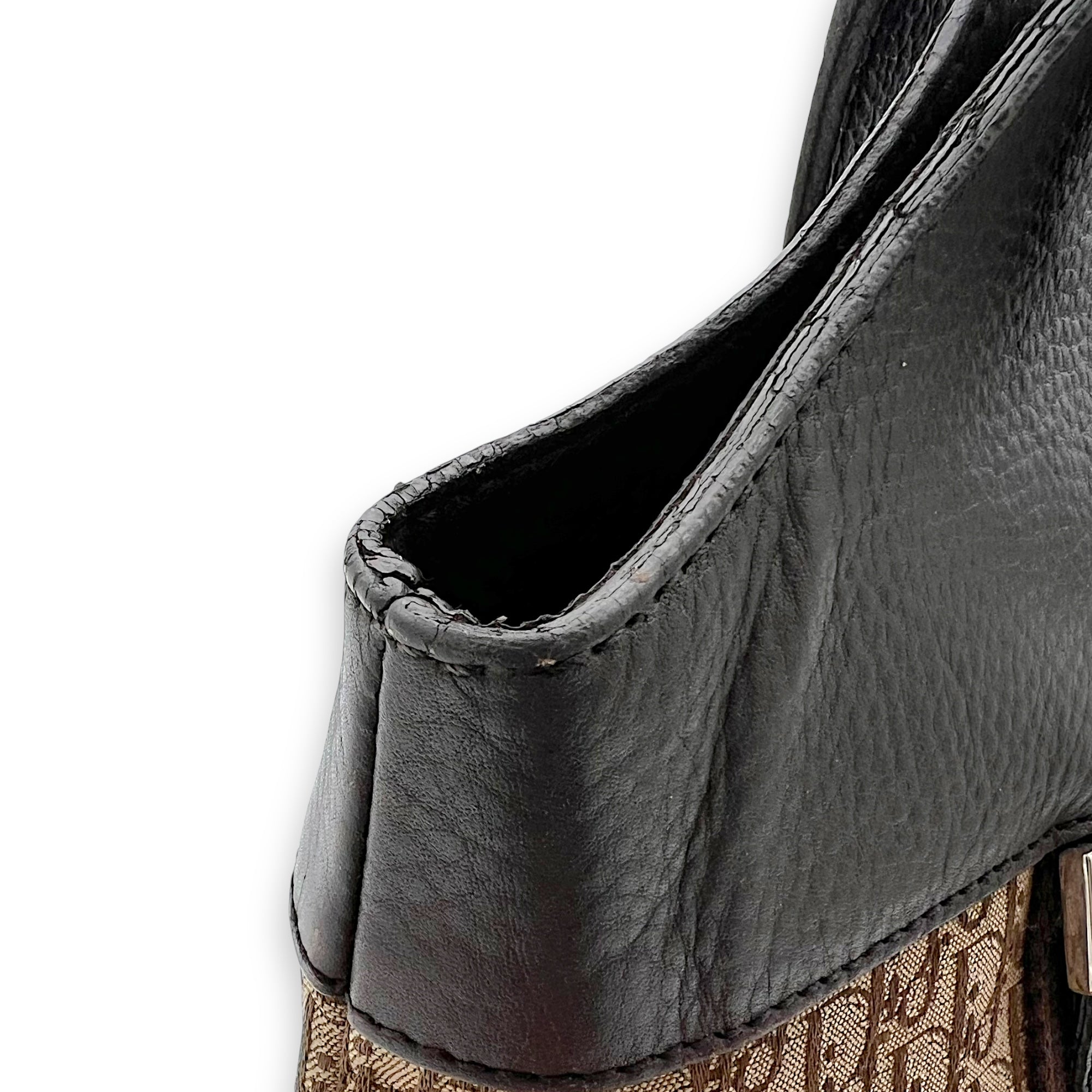 Street Chic Hobo Brown Shoulder Bag in Jacquard, Silver hardware - Image 14