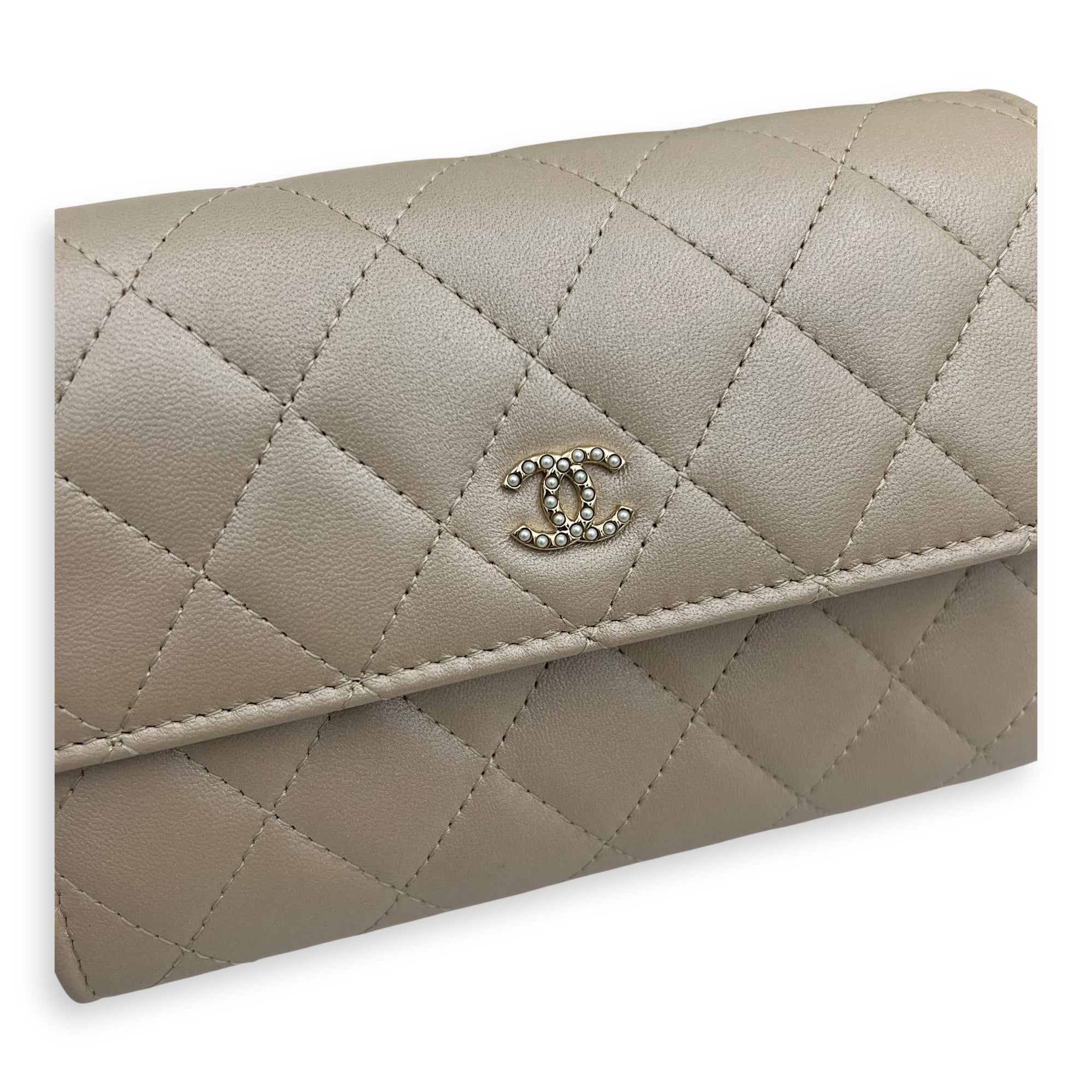 CC Wallet On Chain Beige in Calfskin, Gold hardware - Image 8