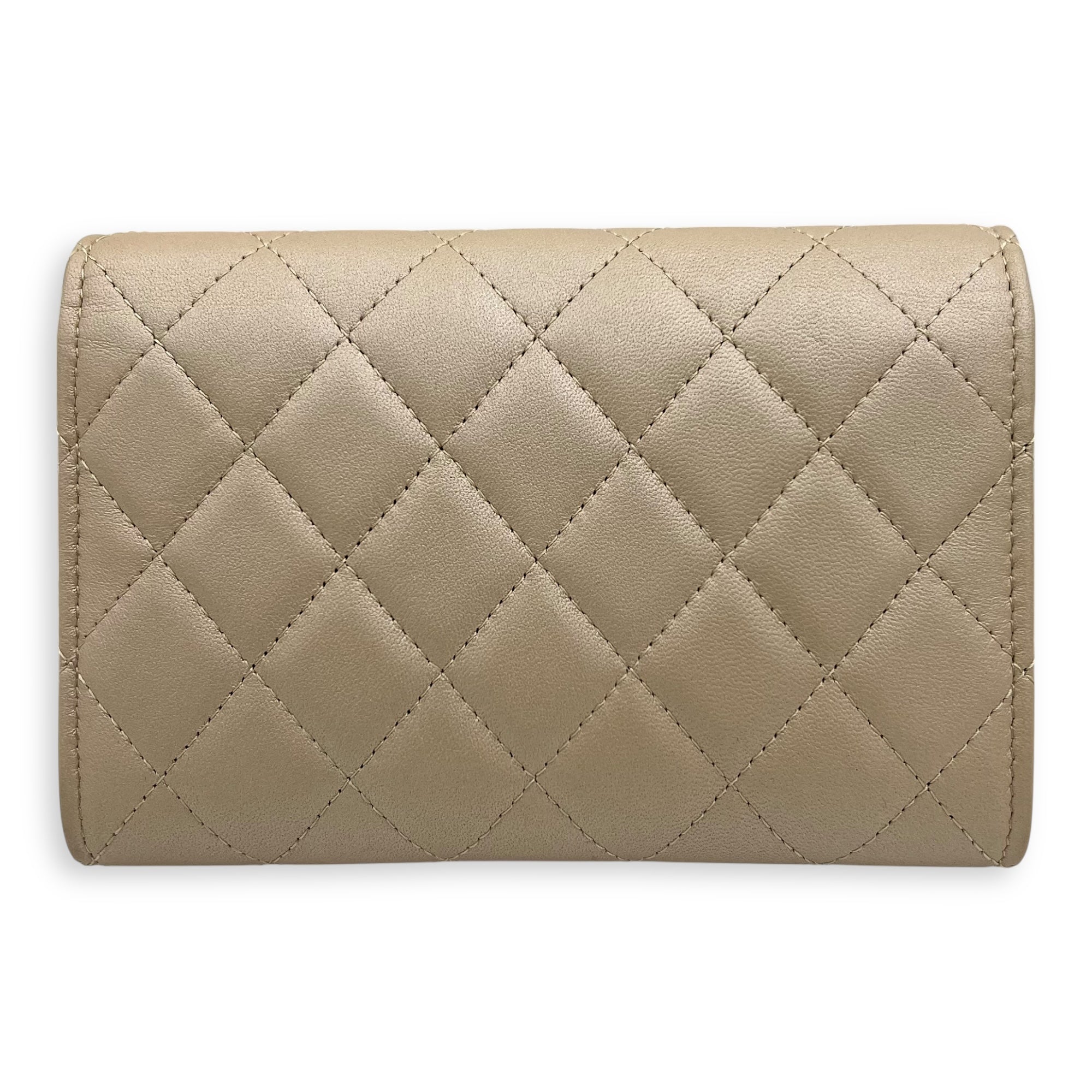 CC Wallet On Chain Beige in Calfskin, Gold hardware - Image 3