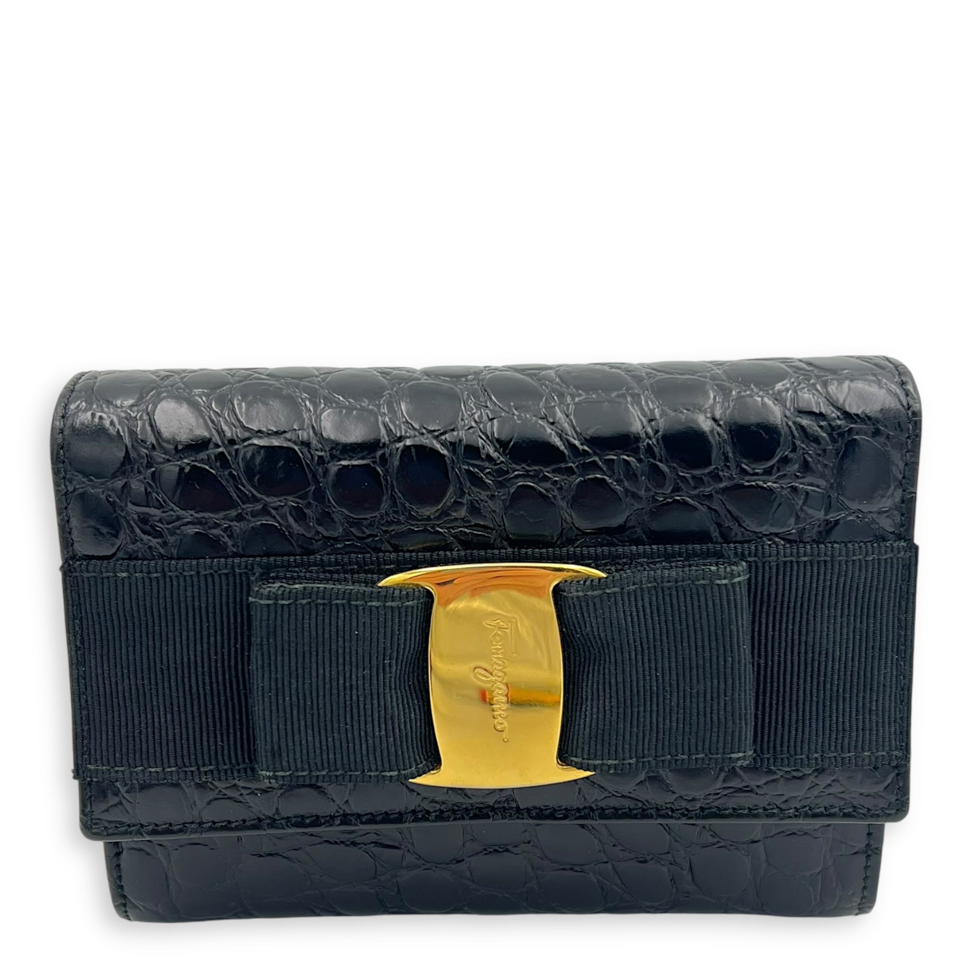 Vara Bow Shoulder Bag Black in Crocodile Leather, Gold hardware